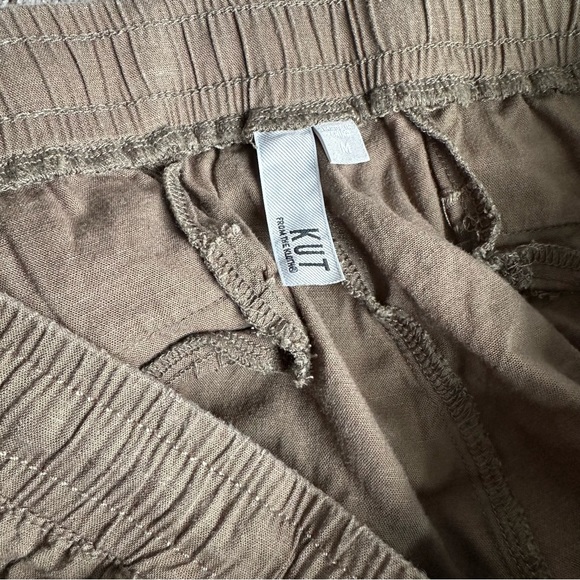 Kut from the Kloth (Medium) Gaerwen Drawstring Linen Blend Pants in Olive - Picture 8 of 15